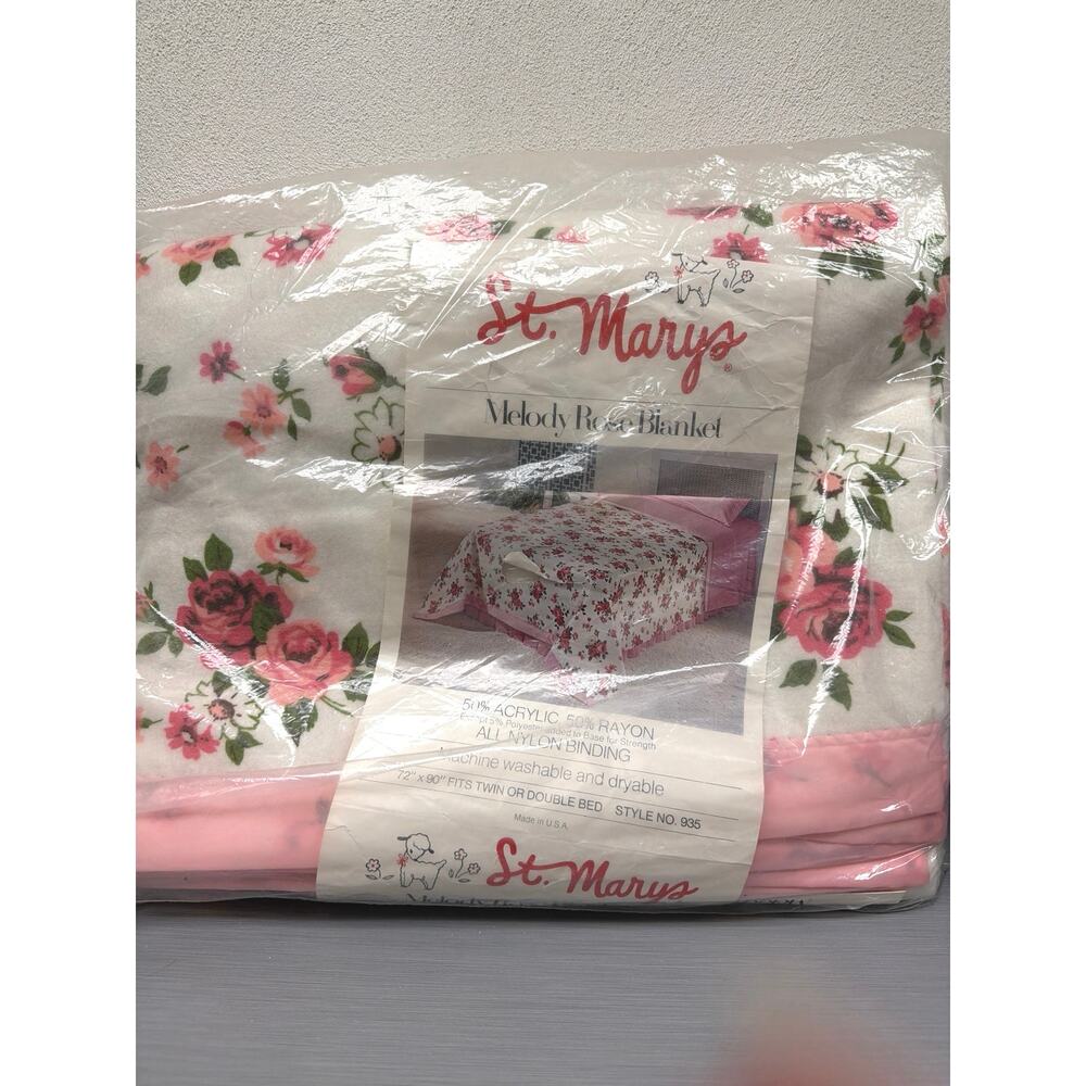 St. Mary’s  Melody Rose Blanket Twin Double Satin Edge Style No 935 72  x 90 in